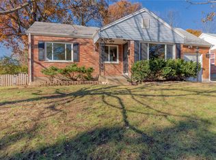 1527 Pinetree Ln, Saint Louis, MO 63119
