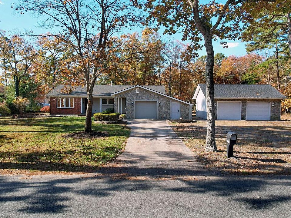 1st image of 119 E Collings Dr