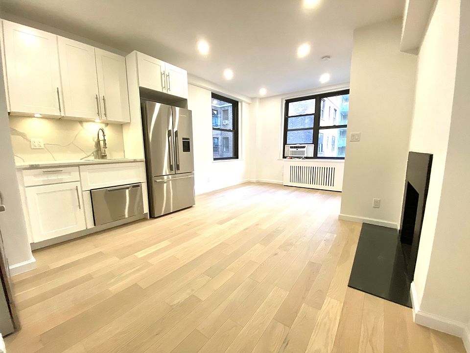1st image of 160 E 48th St APT 13J