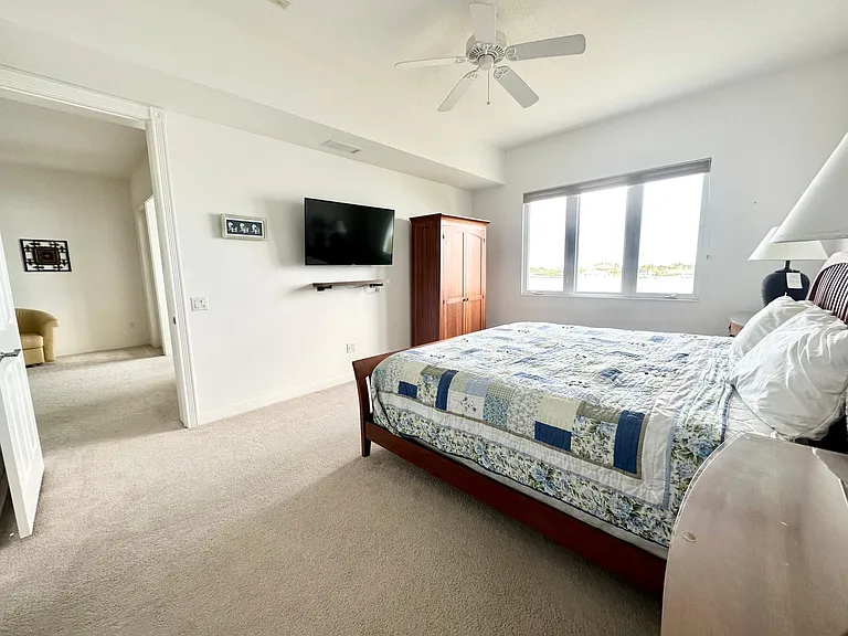 3 Harbour Isle Dr #306 — Photo 12