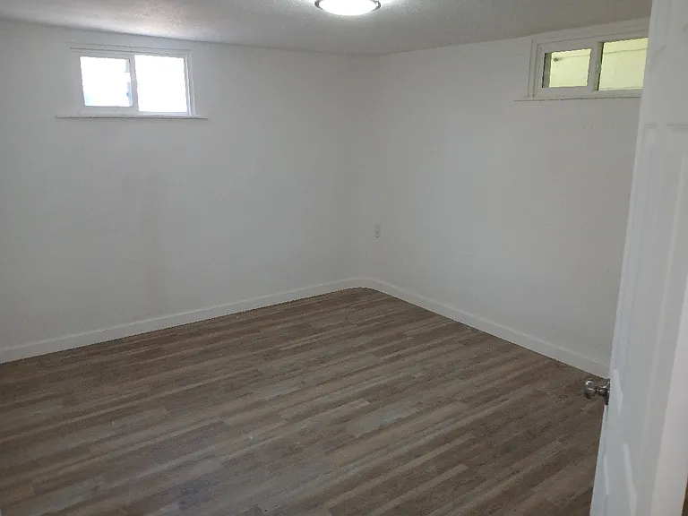 828 6th St #BASEMENT — Photo 7