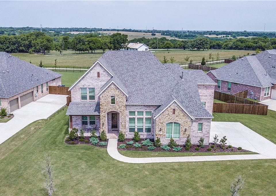 1st image of 389 Mitchell Dr