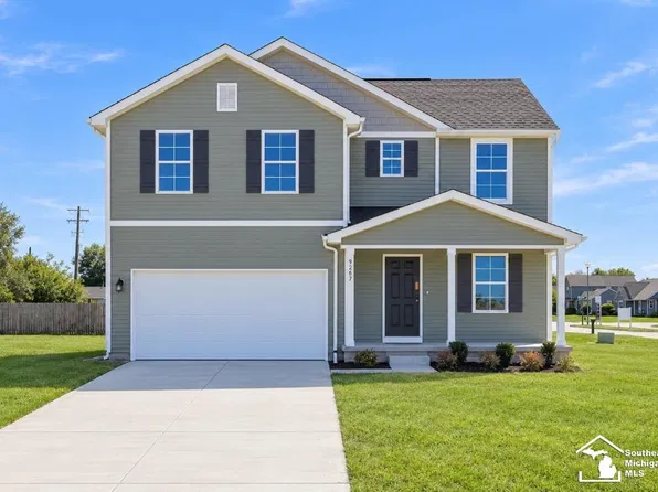 9267 Silent Breeze Dr, Freeland, MI 48623