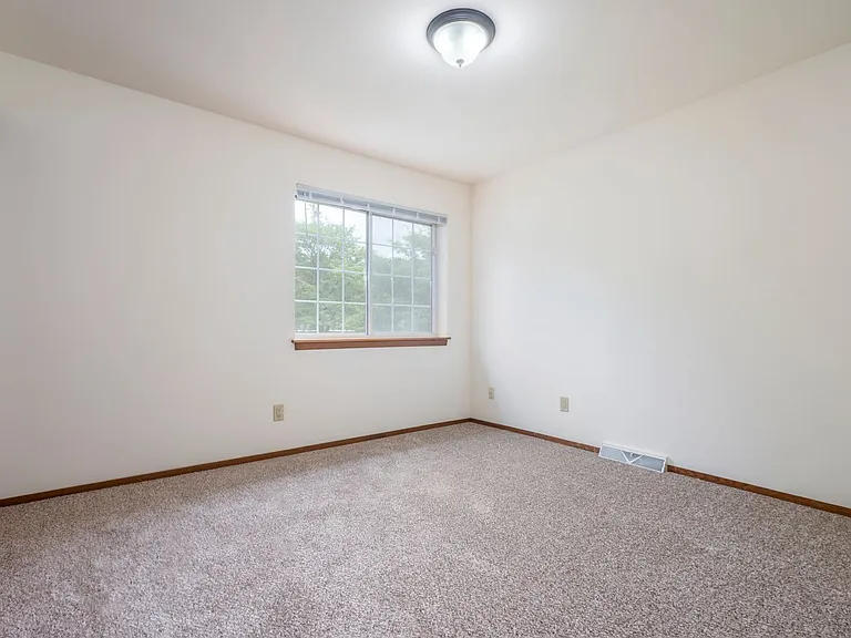 Sauk Creek Apartments — Photo 45