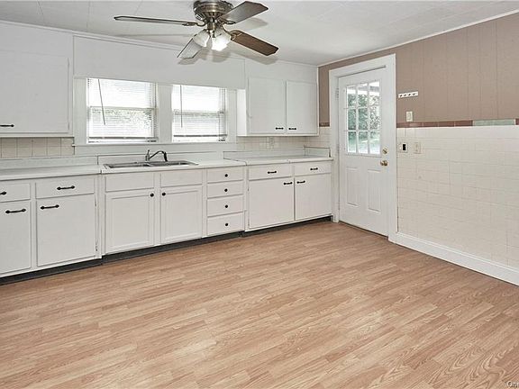 3rd image of 28 Berts Ln