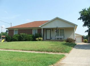 5507 Branston Dr, Louisville, KY 40216