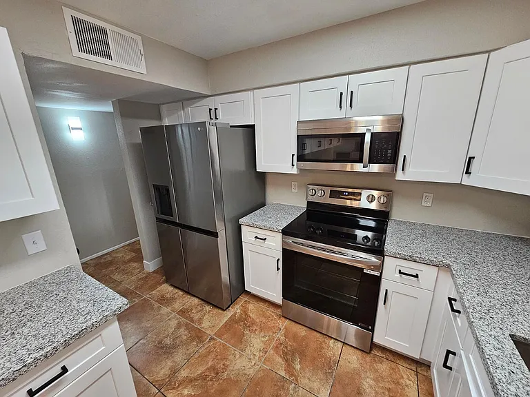 8702 W Pinnacle Peak Rd — Photo 4