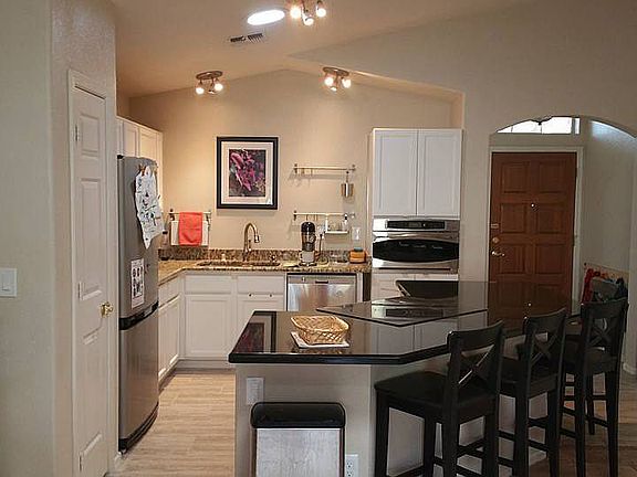 4th image of 4526 E Desert Wind Dr
