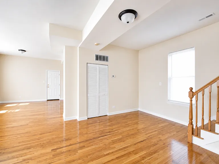 2332 W Charleston St — Photo 7