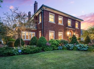 121 68th Pl, Kenosha, WI 53143