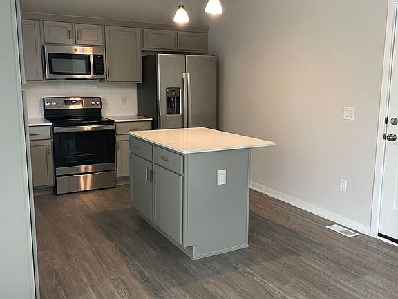5th image of 4632 167th St