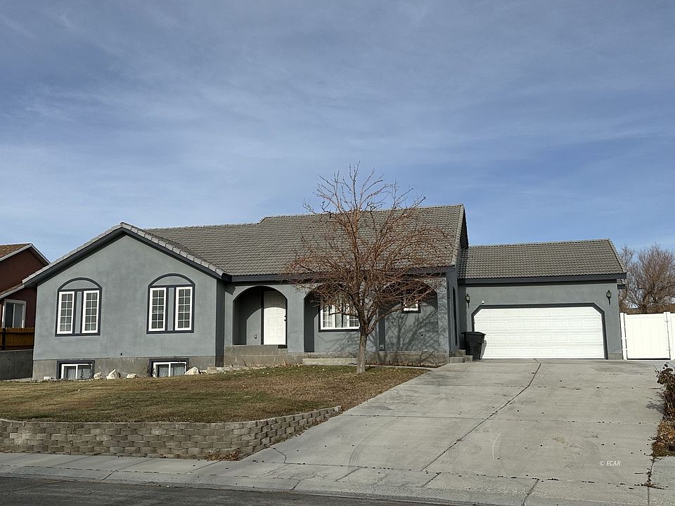 1st image of 2438 W Laguna Dr
