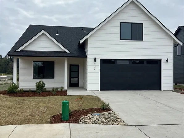 722 E 5th Street, Nooksack, WA 98276