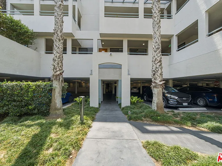 122 Ocean Park Blvd #507 — Photo 44