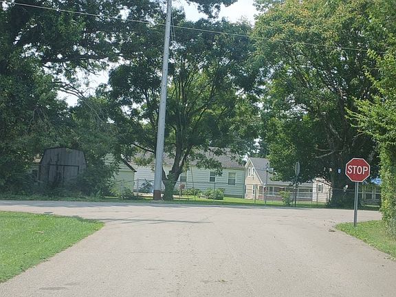 4th image of 439 Boone Trail Rd