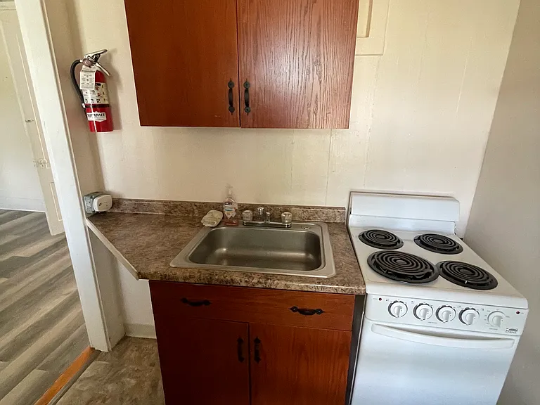 2 Washburn Ter #2D — Photo 8