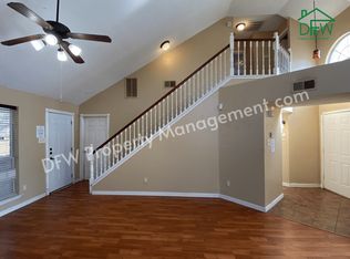 1728 Pacific Pl, Fort Worth, TX 76112