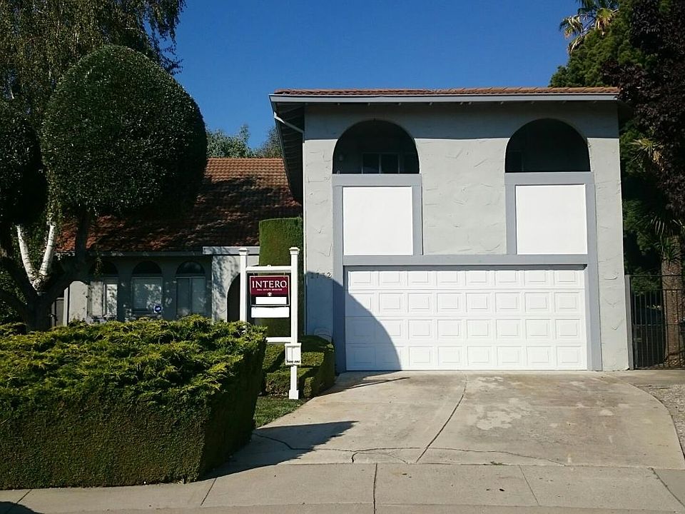 1st image of 2732 Peachwood Ct