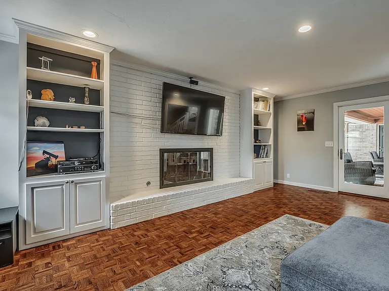 11105 Leaning Elm Rd — Photo 14