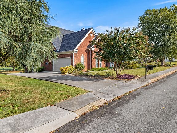 3rd image of 501 Lynnwood Dr