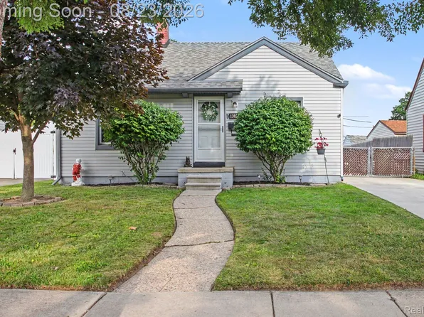 13825 Pearl St, Southgate, MI 48195