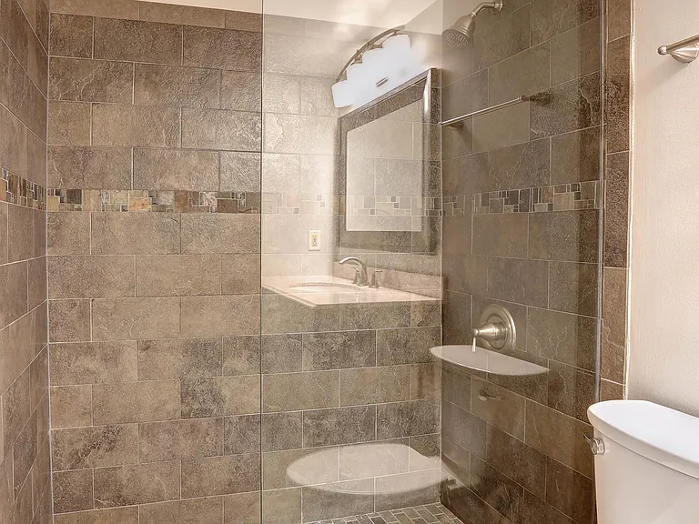 8906 Battery Pl #4 — Photo 23