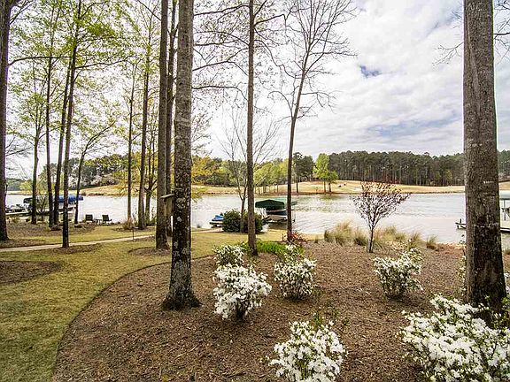 5th image of 1301 Lake Club Dr