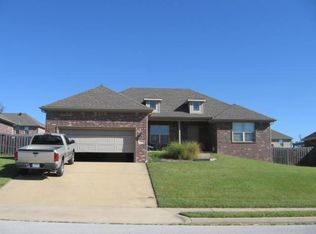 220 Coopers Way, Centerton, AR 72719