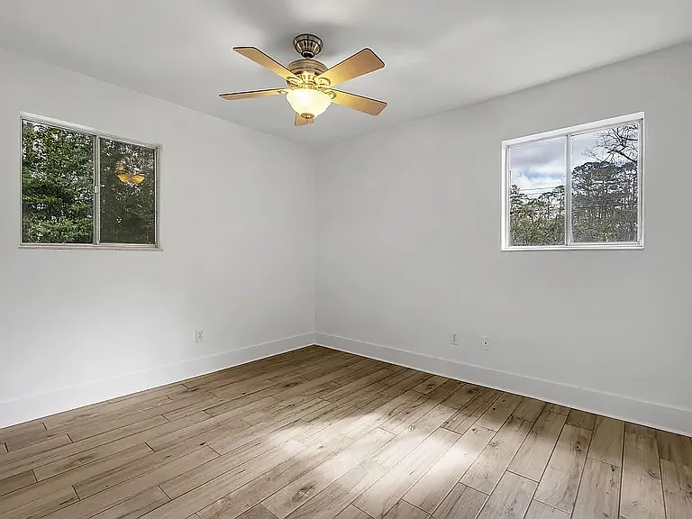 2613 Summerwood Ave — Photo 10