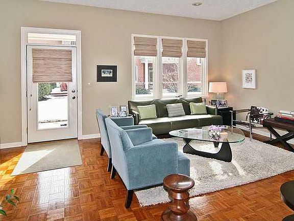 2nd image of 1549 N Park Ave