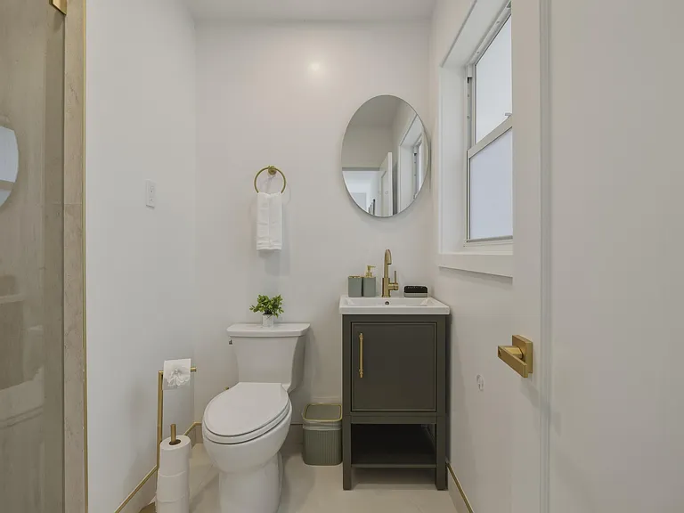 610 NE 16th Ter #0 — Photo 27