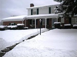 1st image of 701 Sherwood Cir