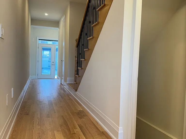 38 Schmeltzer Cres — Photo 19