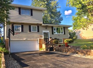3227 W Birkshire Dr, Peoria, IL