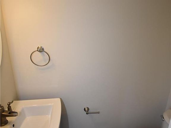3rd image of 248 Auburn Dr