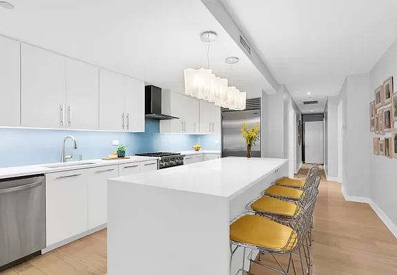 5th image of 405 Greenwich St APT 4
