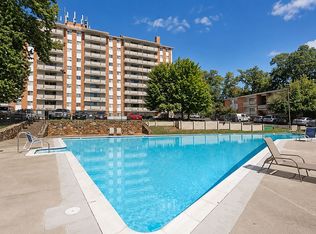 1800 Jefferson Park Ave APT 601, Charlottesville, VA 22903