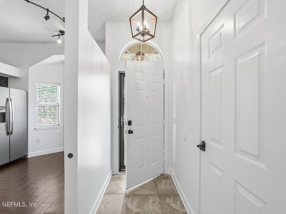 3rd image of 11918 ARBOR LAKE Drive