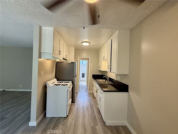 4th image of 2309 Cedar Ave