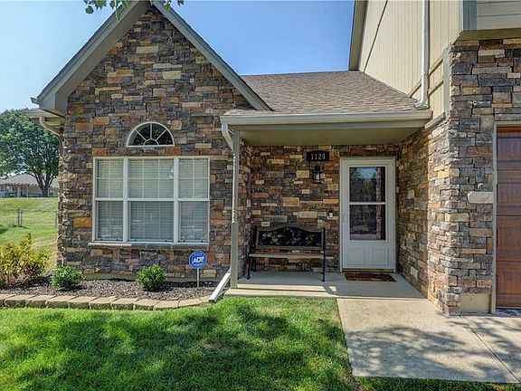 2nd image of 1124 N Mohican Ct