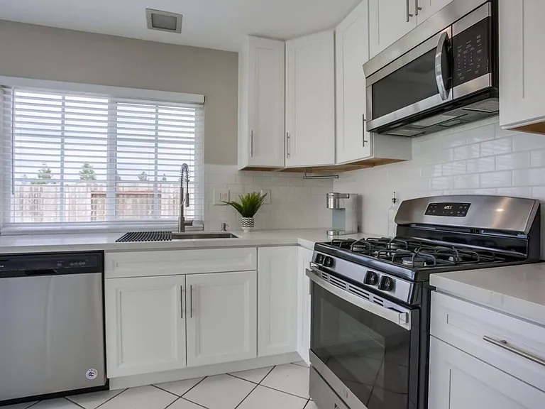 10584 Bandell Ct — Photo 2