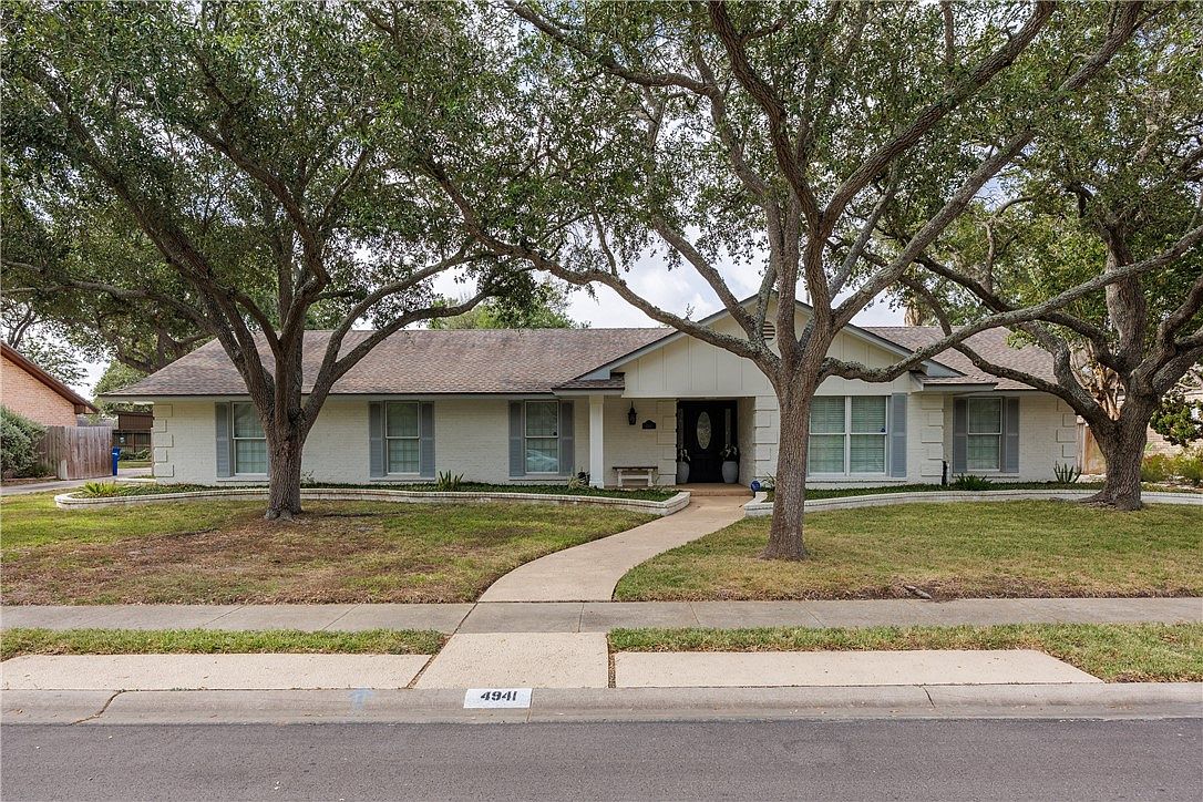 4941 Greenbriar Dr — Corpus Christi Country Club
