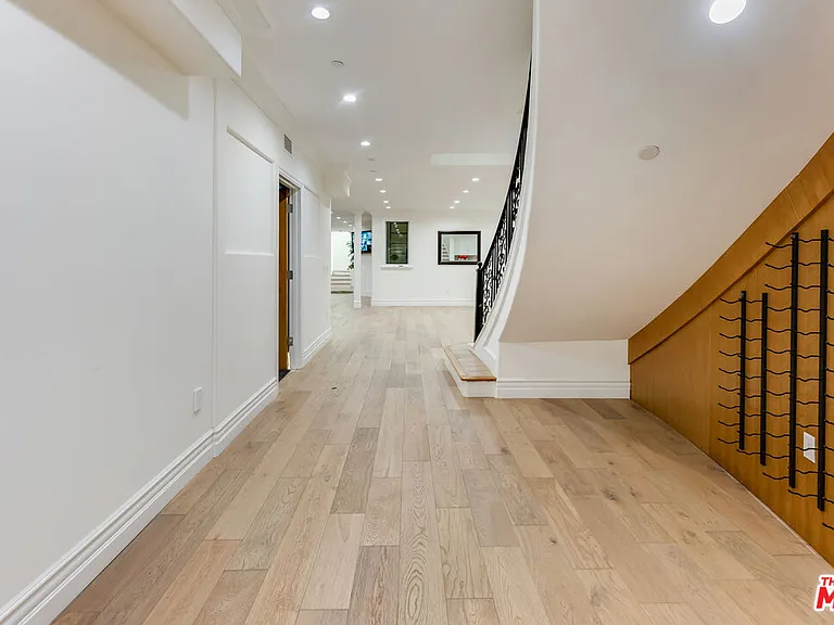 391 S Saltair Ave — Photo 20