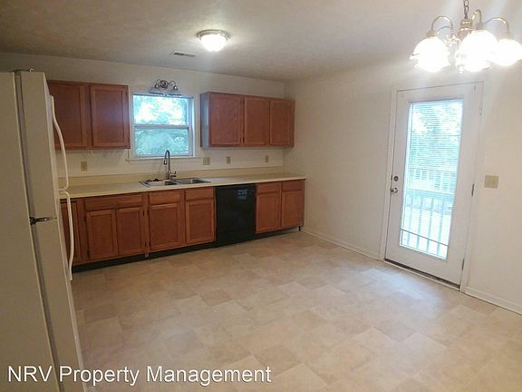 4th image of 595 Kamran Dr NW