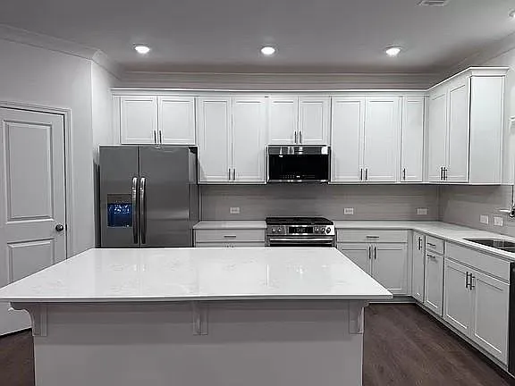 4 bed, 2249 sqft, $2,750 — Photo 4