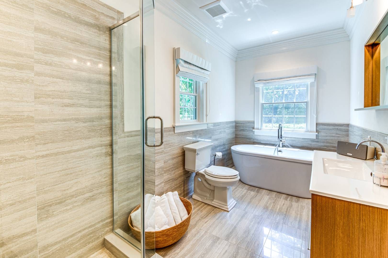  FIRST FLOOR PRIMARY BATHROM EN SUITE BATHROOM