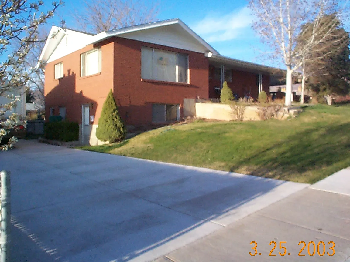 335 E 1950 S — Photo 1