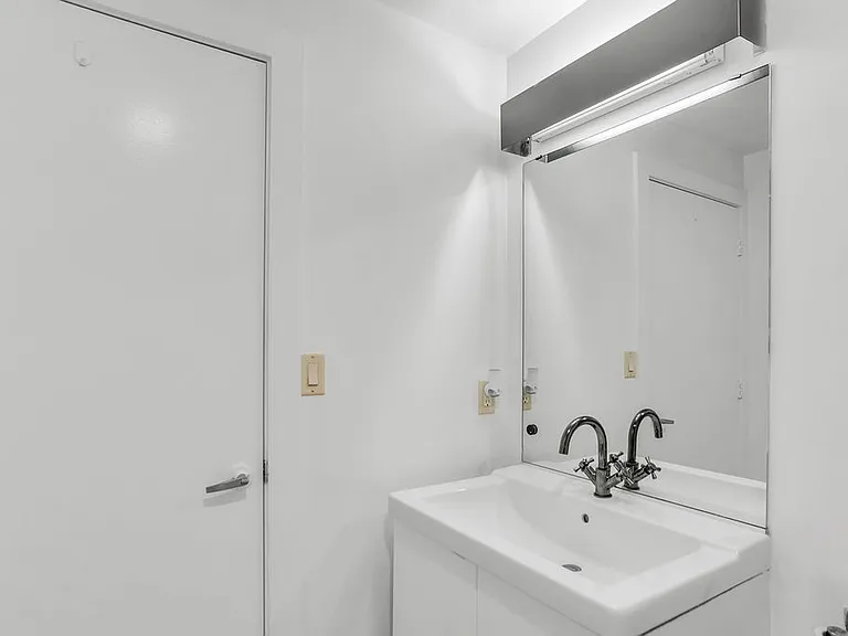 1111 S Akard St #304 — Photo 17