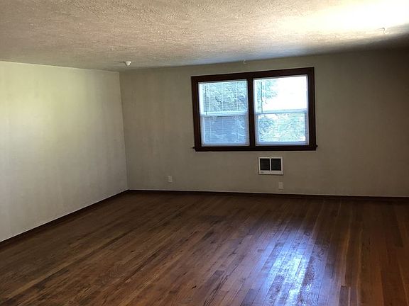 2nd image of 237 7th Ave W APT 4