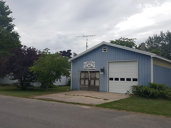 Right view with Garage